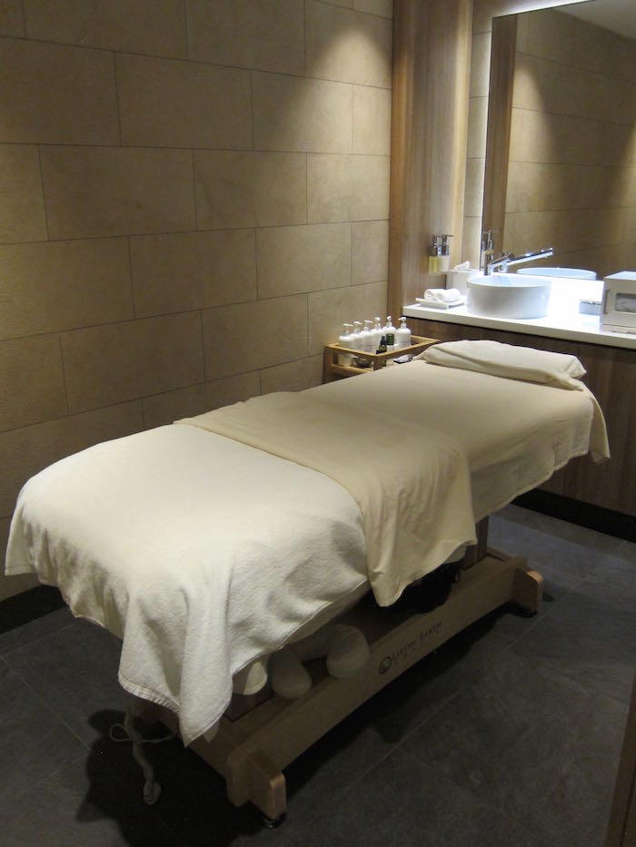 Etihad-Lounge-Abu-Dhabi-55