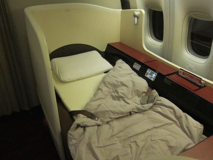 Japan-Airlines-First-Class-09
