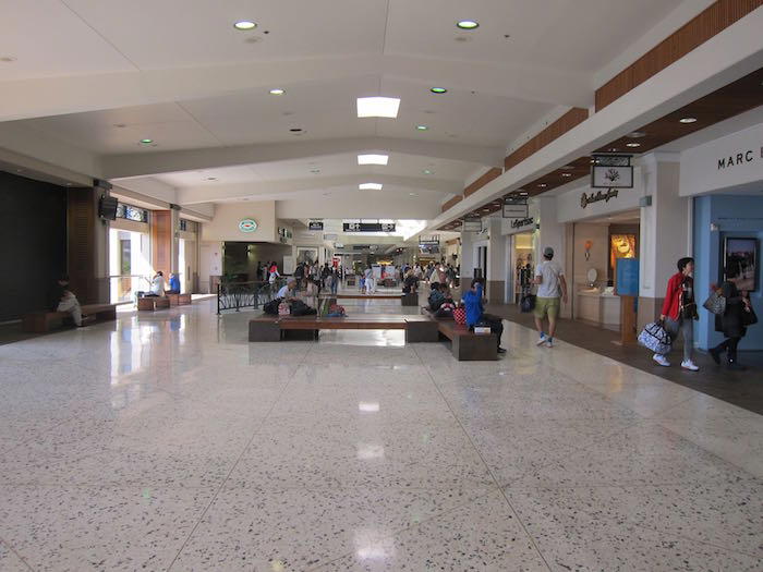 Admirals-Club-Honolulu-Airport-03