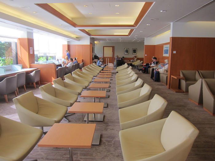 Admirals-Club-Honolulu-Airport-09