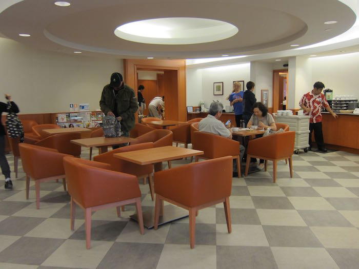Admirals-Club-Honolulu-Airport-13