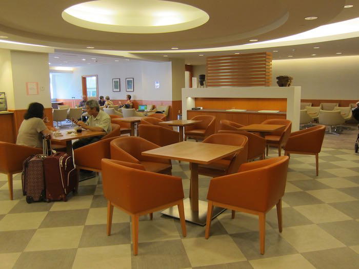 Admirals-Club-Honolulu-Airport-14