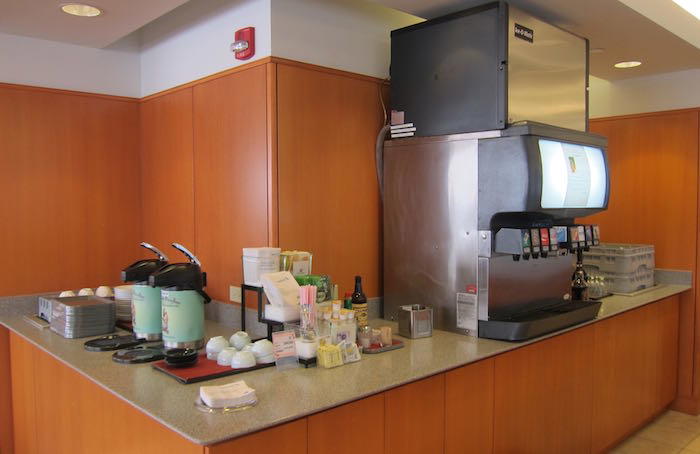 Admirals-Club-Honolulu-Airport-15
