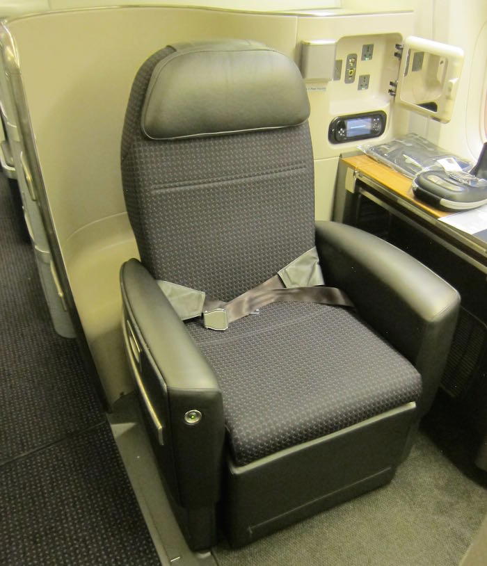 American-777-First-Class-02