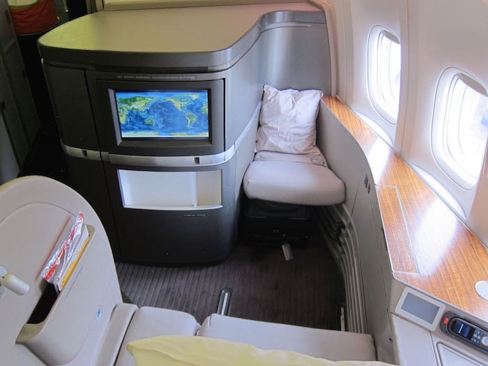 Cathay-Pacific-First-Class-777-02