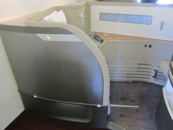 Cathay-Pacific-First-Class-777-04