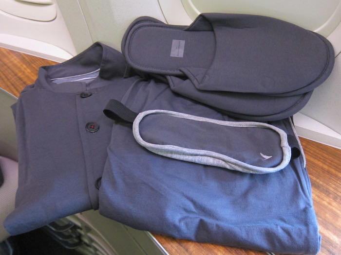 Cathay-Pacific-First-Class-777-09