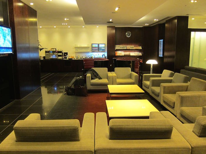 Cathay-Pacific-Lounge-London-07