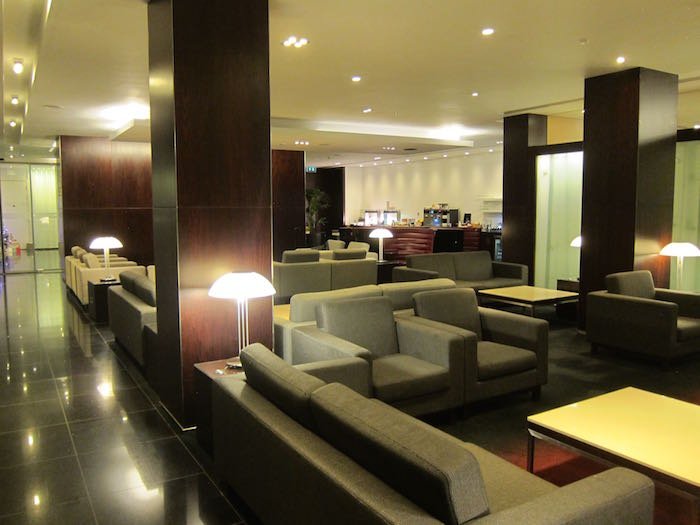 Cathay-Pacific-Lounge-London-08
