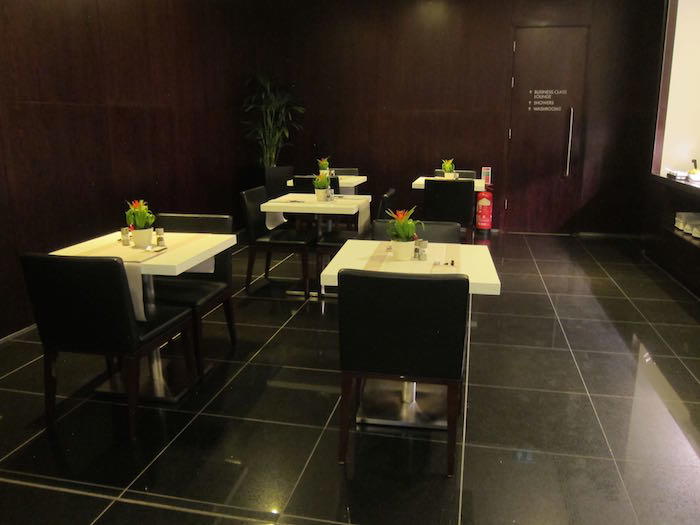 Cathay-Pacific-Lounge-London-12