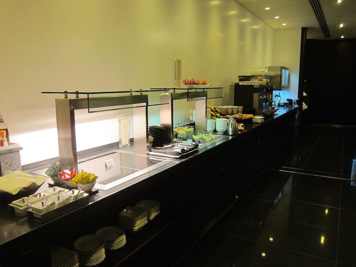 Cathay-Pacific-Lounge-London-14