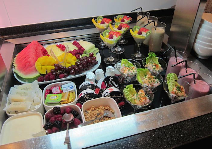 Cathay-Pacific-Lounge-London-16