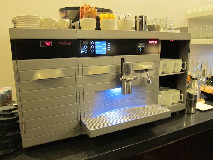 Cathay-Pacific-Lounge-London-19