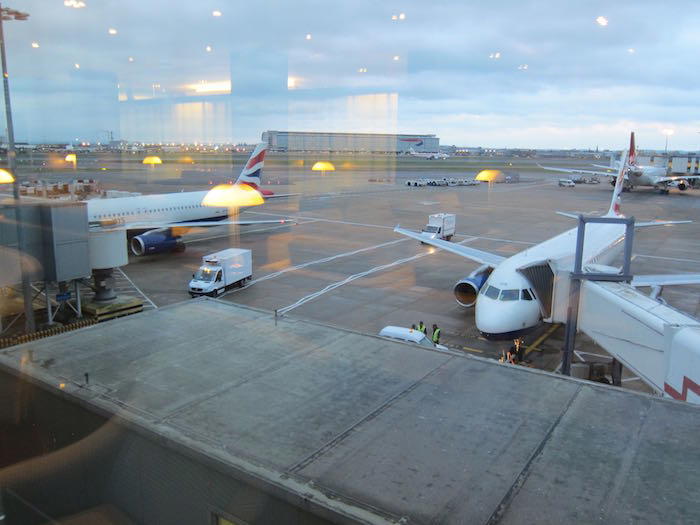 Cathay-Pacific-Lounge-London-26