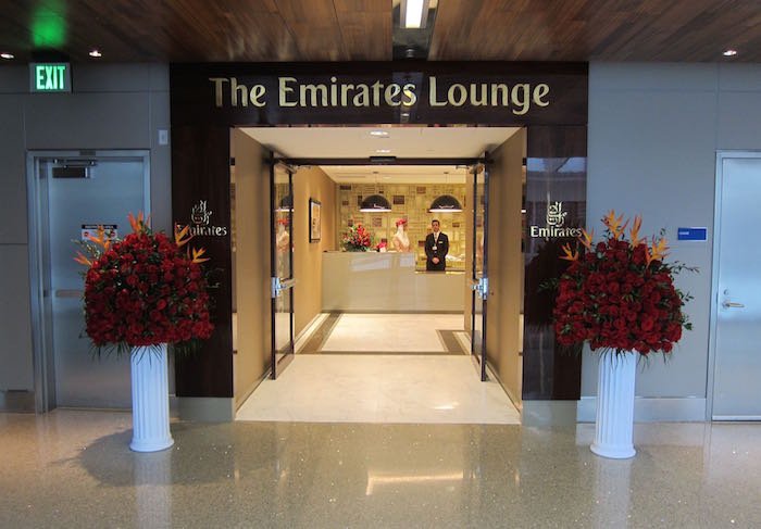 Emirates-Lounge-LAX-Airport-04
