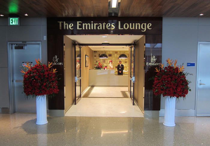 Emirates-Lounge-LAX-Airport-04