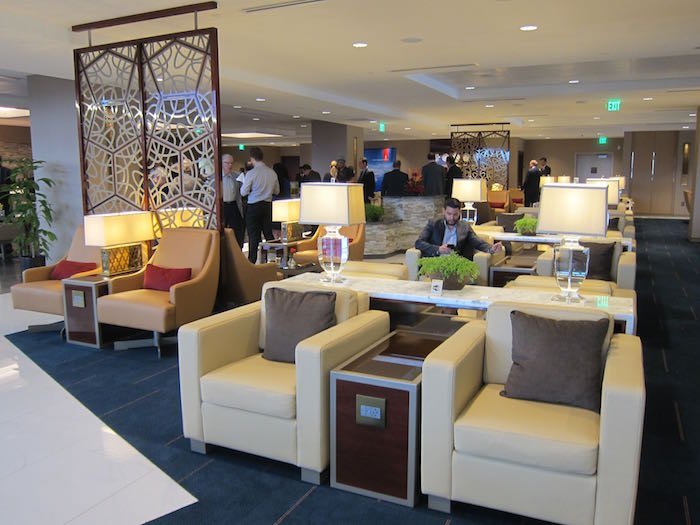 Emirates-Lounge-LAX-Airport-14