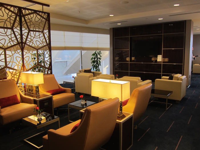 Emirates-Lounge-LAX-Airport-17