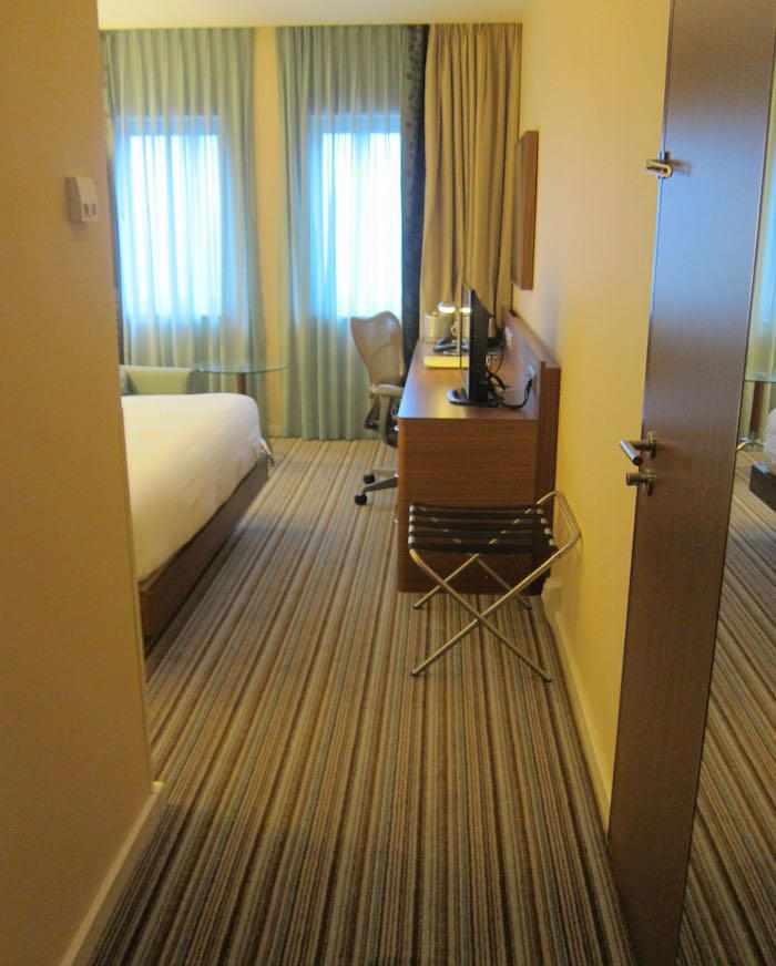 Hilton-Garden-Inn-Frankfurt-Airport-09