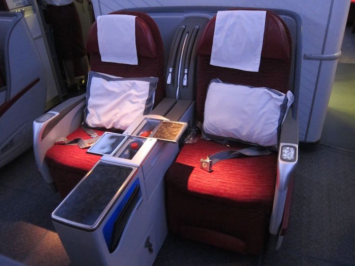 Qatar-Airways-777-Business-Class-02