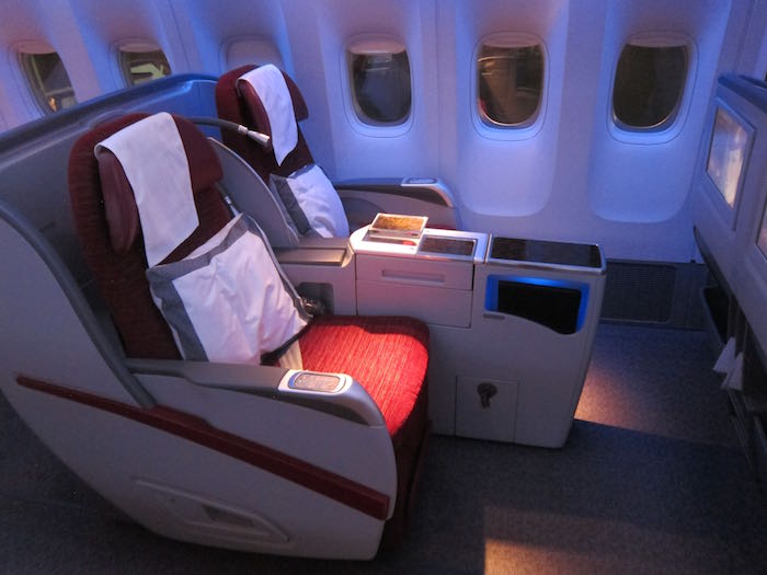 Qatar-Airways-777-Business-Class-03