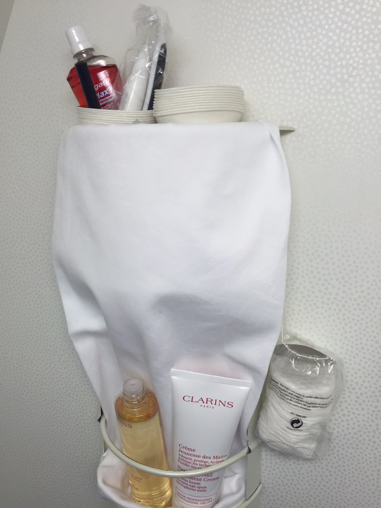 Business class bathroom amenities