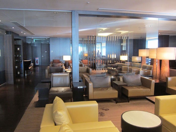 Japan-Airlines-First-Class-Lounge-Tokyo-03