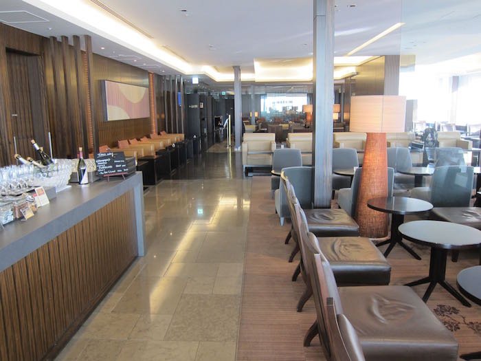 Japan-Airlines-First-Class-Lounge-Tokyo-06