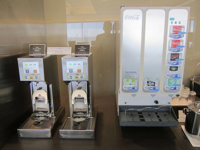 Japan-Airlines-First-Class-Lounge-Tokyo-12