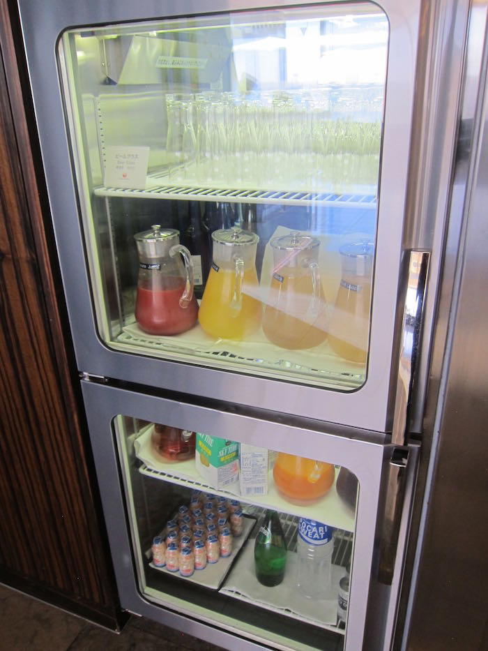 Japan-Airlines-First-Class-Lounge-Tokyo-13