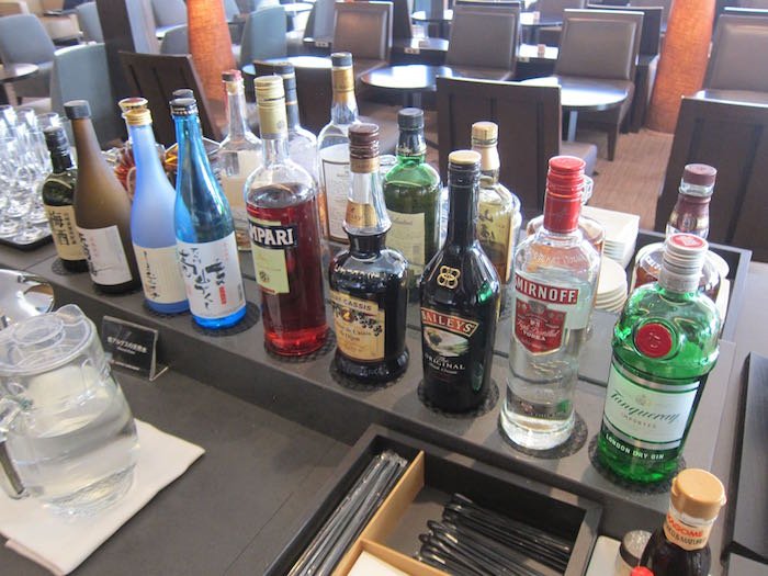 Japan-Airlines-First-Class-Lounge-Tokyo-14