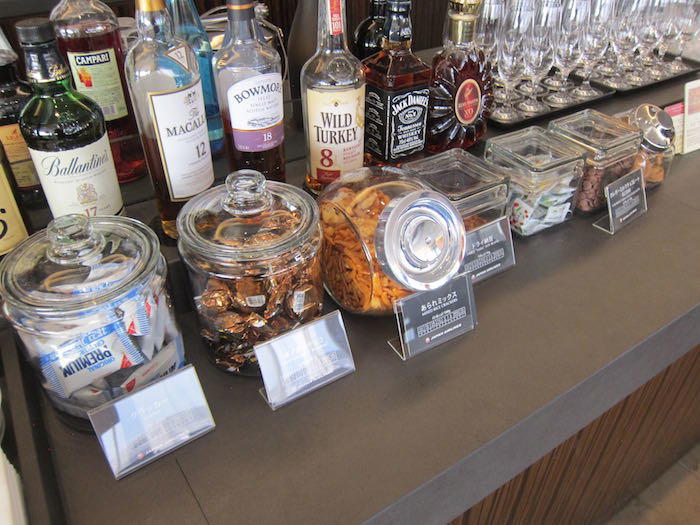 Japan-Airlines-First-Class-Lounge-Tokyo-15