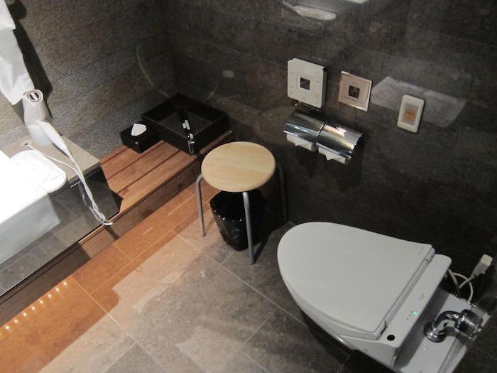 Japan-Airlines-First-Class-Lounge-Tokyo-23