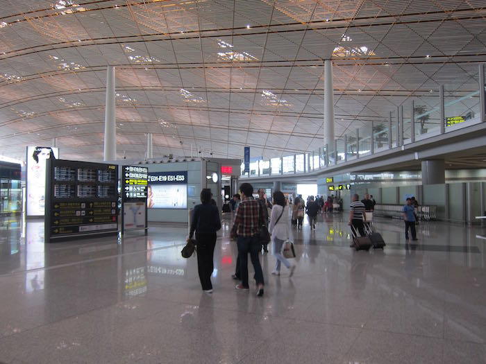 Cathay-Pacific-Dragonair-Lounge-Beijing-13