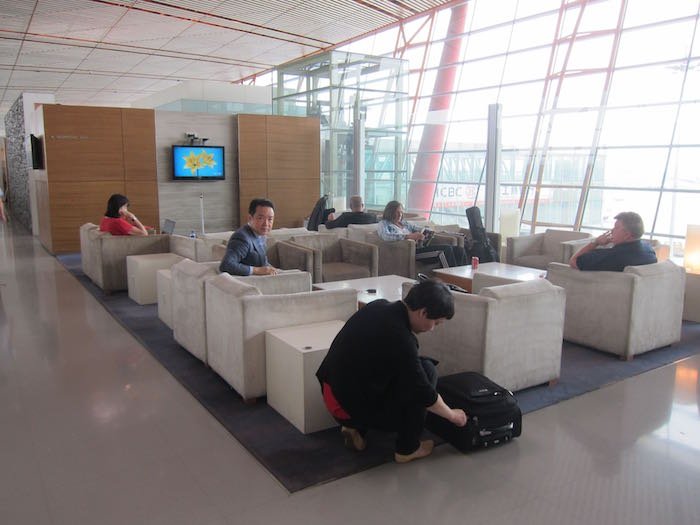 Cathay-Pacific-Dragonair-Lounge-Beijing-19