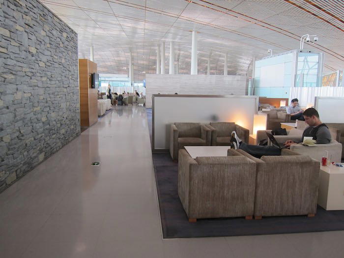 Cathay-Pacific-Dragonair-Lounge-Beijing-21