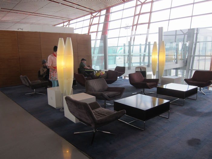 Cathay-Pacific-Dragonair-Lounge-Beijing-23