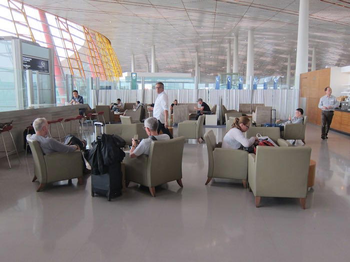 Cathay-Pacific-Dragonair-Lounge-Beijing-25