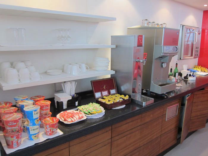 Cathay-Pacific-Dragonair-Lounge-Beijing-30