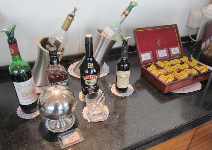 Cathay-Pacific-Dragonair-Lounge-Beijing-39