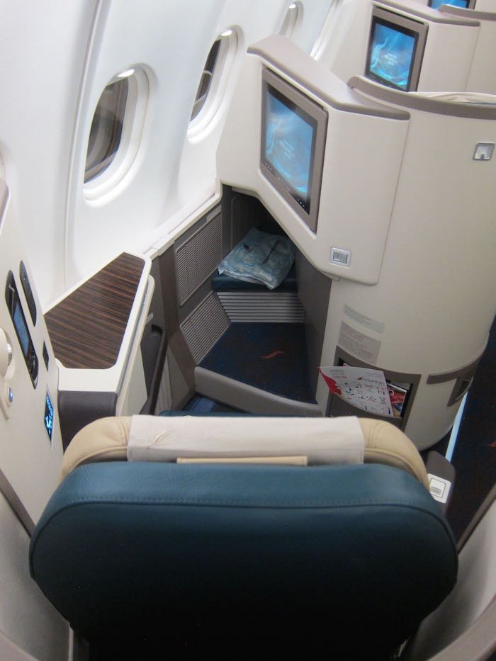 SriLankan-Airlines-A330-Business-Class-04