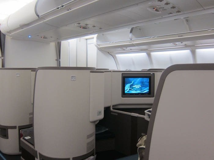 SriLankan-Airlines-A330-Business-Class-10
