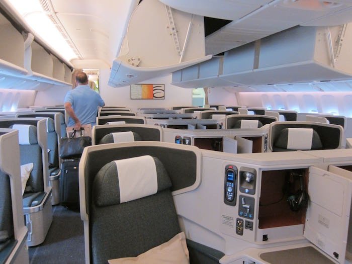 Cathay-Pacific-777-Business-Class-07