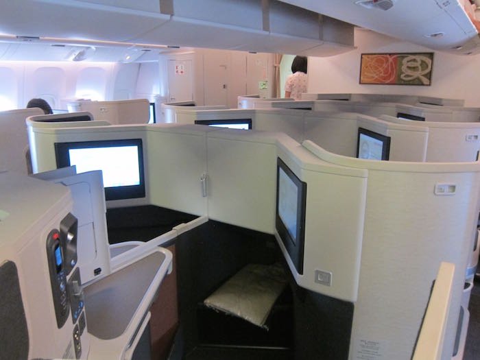 Cathay-Pacific-777-Business-Class-14