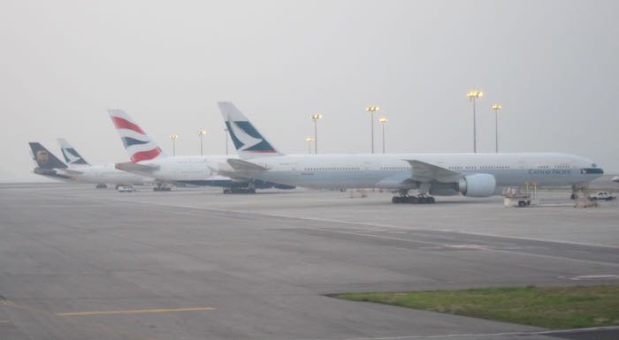 Cathay-Pacific-777-Business-Class-35