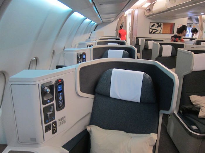 Cathay-Pacific-Business-Class-A330-02