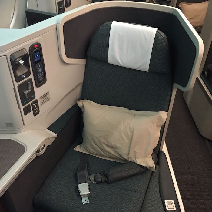 Cathay-Pacific-Business-Class-A330-04