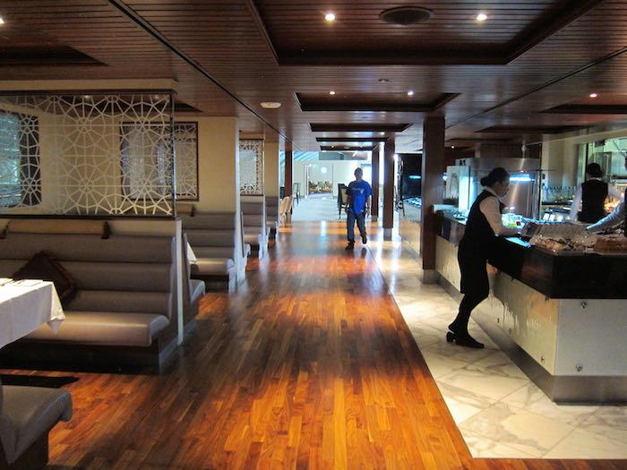 Emirates-First-Lounge-Dubai-32