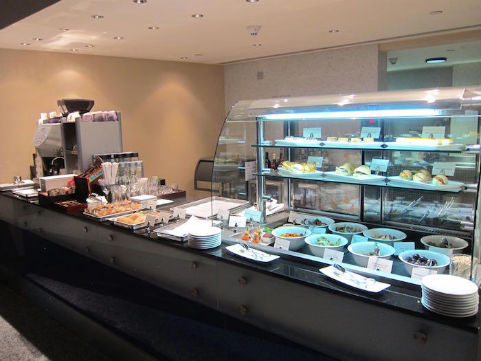 Emirates-First-Lounge-Dubai-35