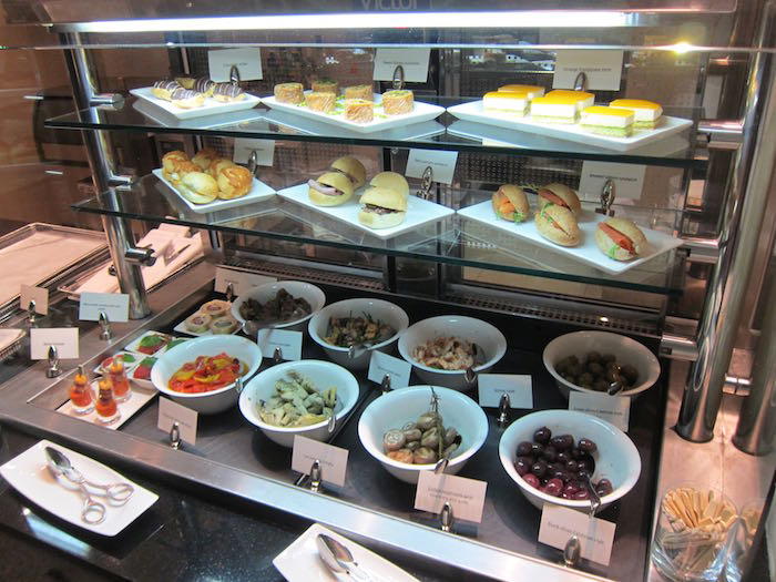Emirates-First-Lounge-Dubai-36